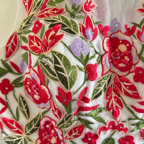 NWT Nox Anabel White Floral Embroidered Lace Maxi Skirt Crop Top Set size Large - Picture 5 of 13